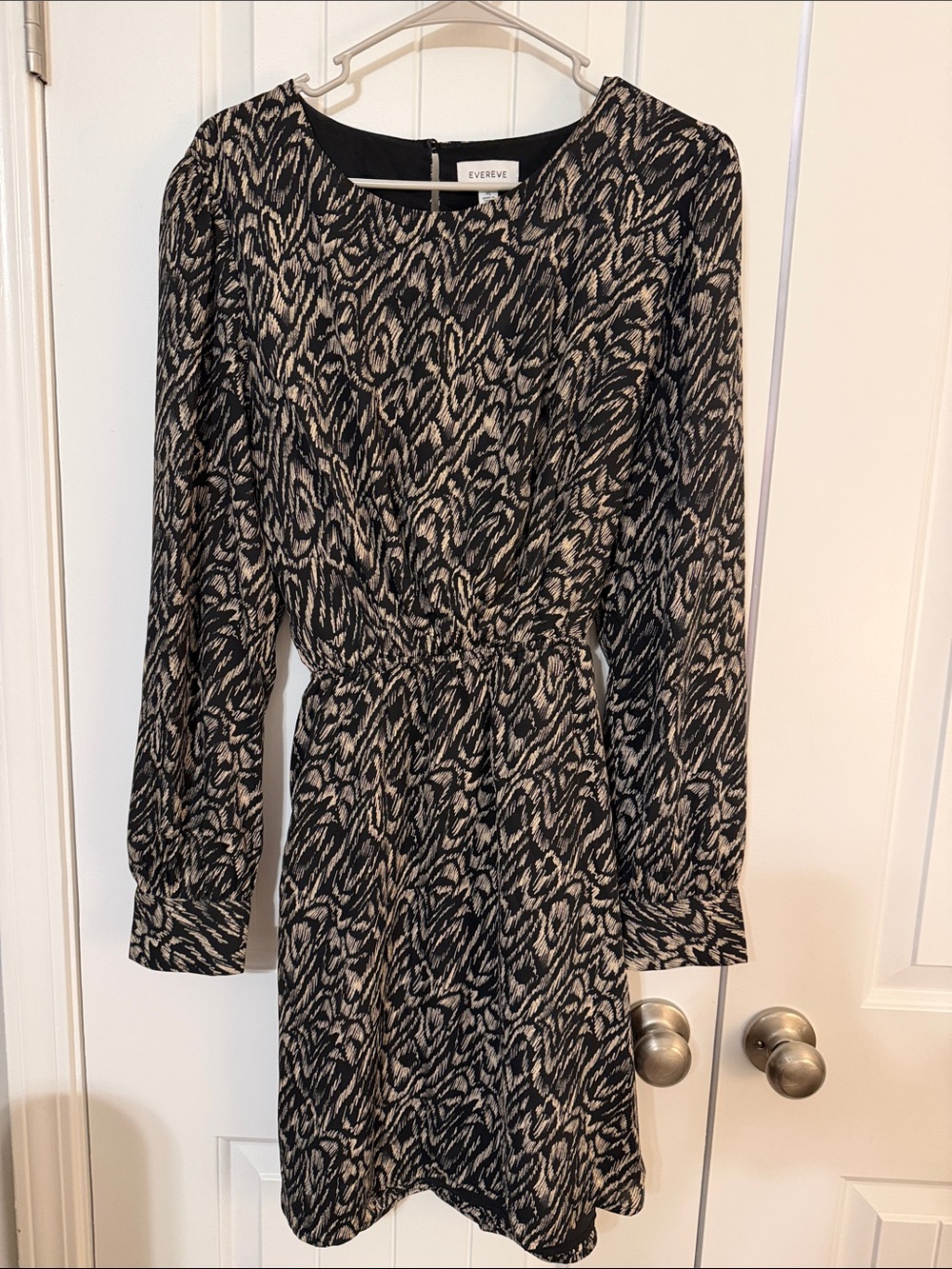 Evereve Black and Cream Printed Long-Sleeve Dress